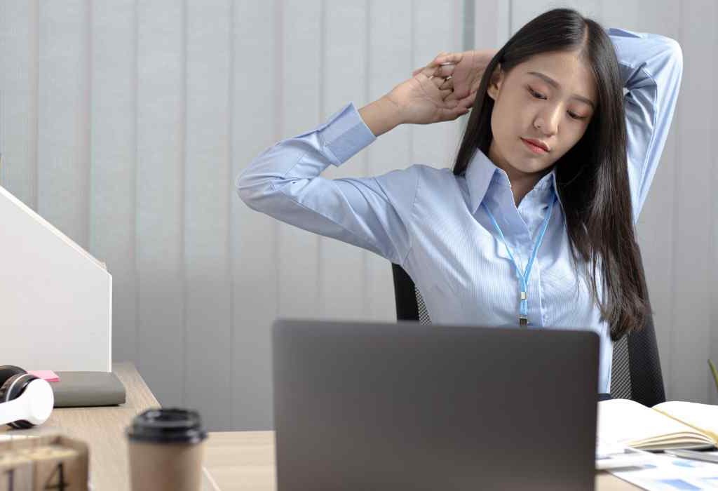Desk Job Back Pain: Ergonomics, Stretches, and Strategies for a Pain-Free Workday